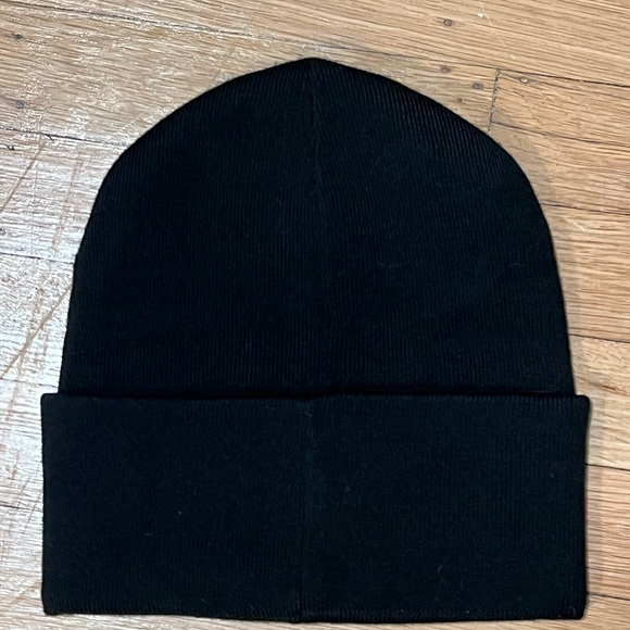 Like new Lululemonn beanie hat - Picture 2 of 3